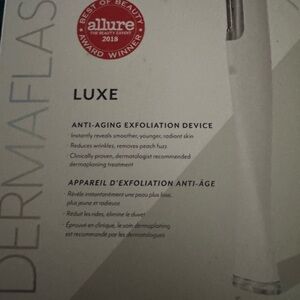 Dermaflash Luxe Anti-Aging Exfoliation Device - White